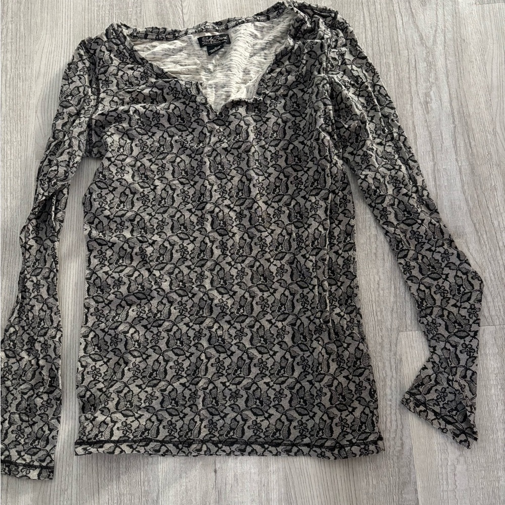 Black and white patterned long sleeve